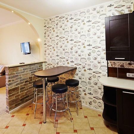 Уютная Квартира На Площади Рынок Lviv Extérieur photo