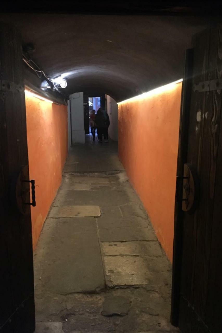 Уютная Квартира На Площади Рынок Lviv Extérieur photo