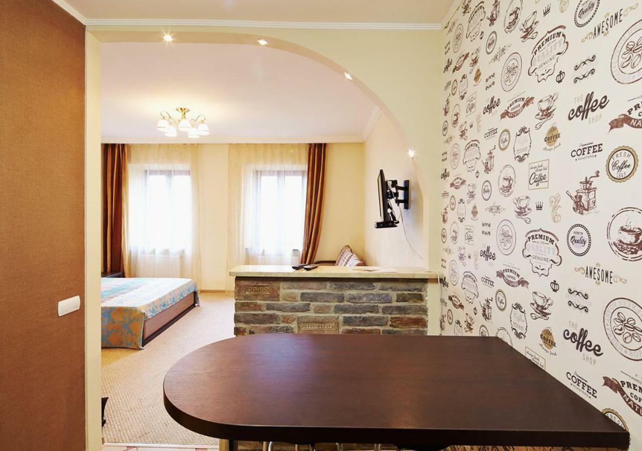 Уютная Квартира На Площади Рынок Lviv Extérieur photo